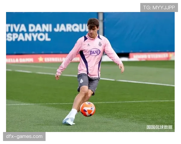 西班牙队欧洲杯表现稳健，三冠传奇地位再获巩固