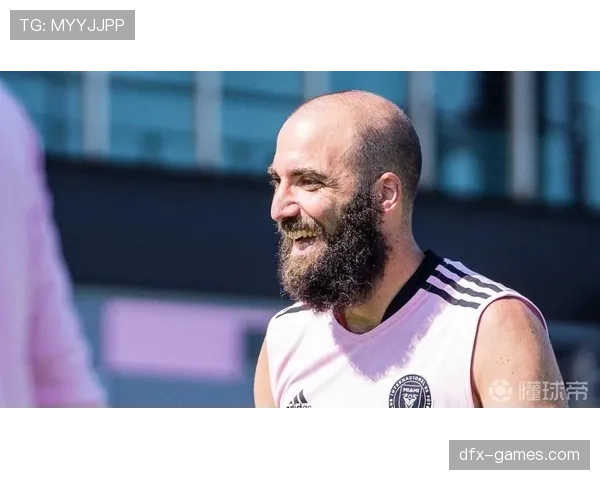 莱万与伊瓜因终结效率及战术角色对比分析 莱万与伊瓜因终结效率及战术角色对比分析